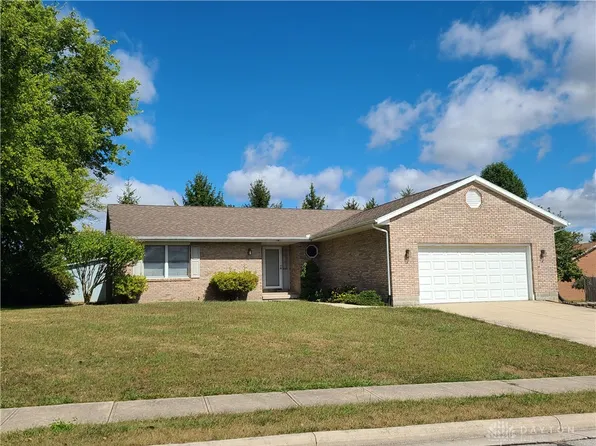 908 Stratford Dr, Greenville, OH 45331