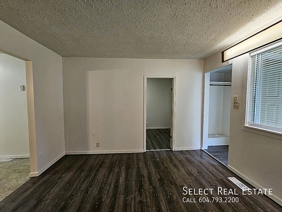 5th image of 46713 Yale Rd