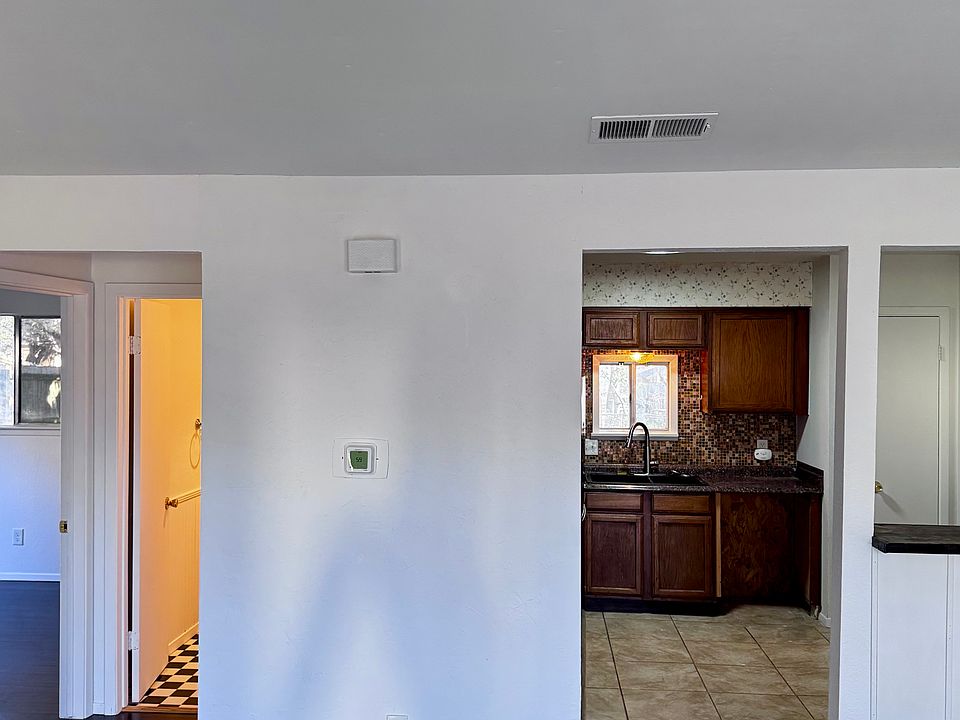 Open access to the kitchen from the living area