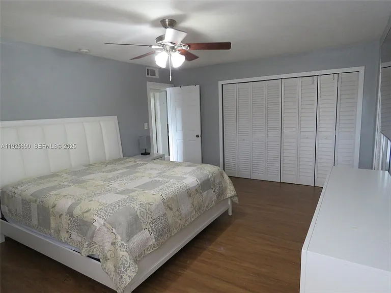 11840 NE 19th Dr #26 — Photo 10