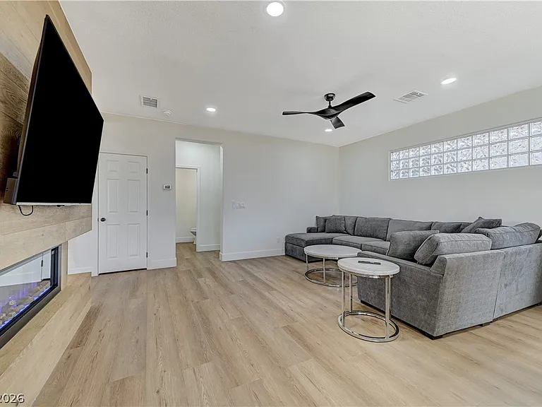 1317 Fox Acres Dr — Photo 16