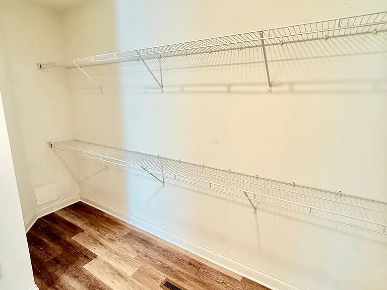 1148 S Elmwood Ave — Photo 22