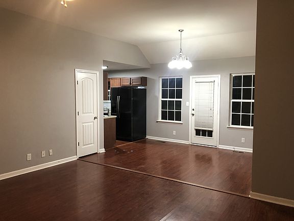 5th image of 522 Aspen Dr