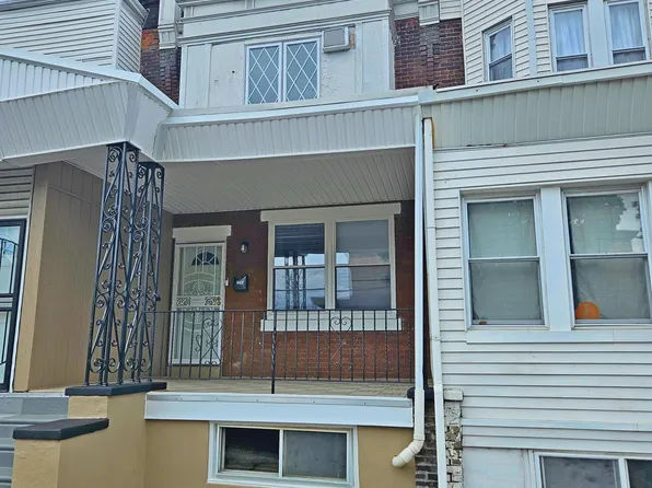 2240 S 70th St, Philadelphia, PA 19142