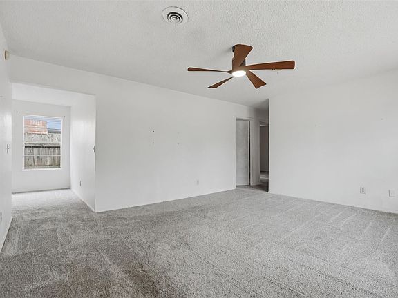 3rd image of 309 Colby Lance St