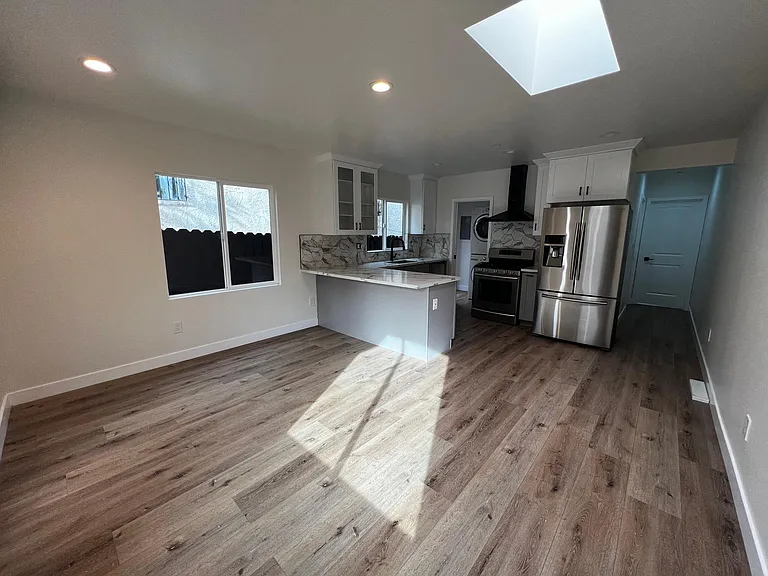 1510 Lake Shore Ave — Photo 6