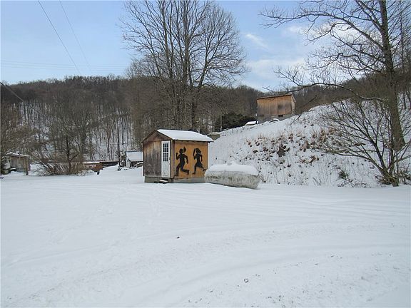 4th image of 121 Hoy Run Rd