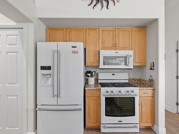 3rd image of 5310 Sands Blvd