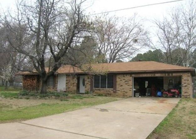 1st image of 11 Loch Lomond Dr