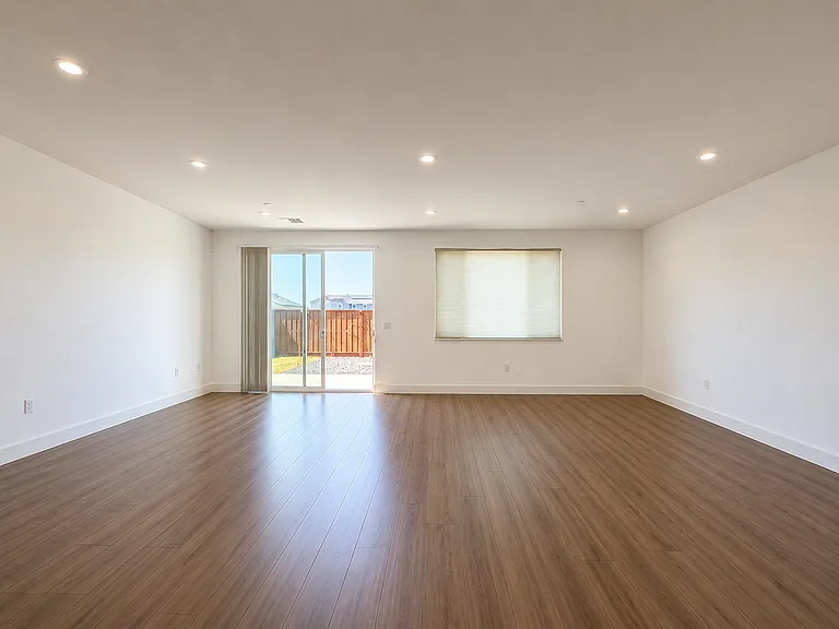 2020 Petunia Dr — Photo 5