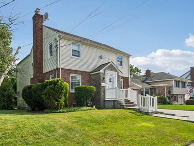 1267 Sturlane Place, Hewlett, NY, 11557