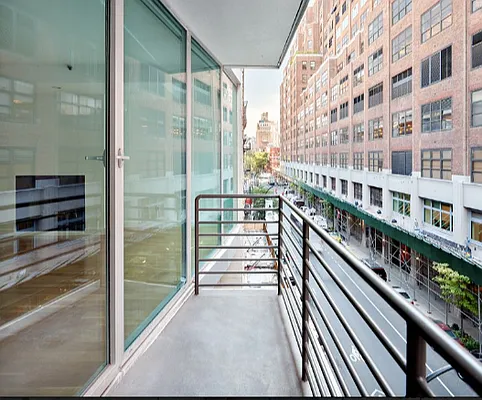 Rented by Compass | media 51