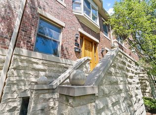 21 N Herbert Rd APT C, Riverside, IL 60546