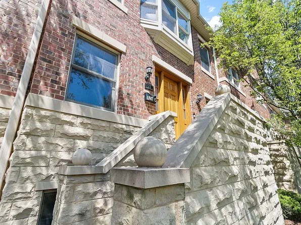 21 N Herbert Rd APT C, Riverside, IL 60546