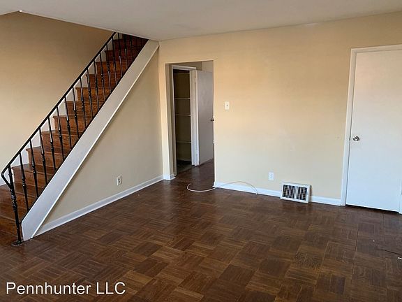 3rd image of 2154 Devereaux Ave