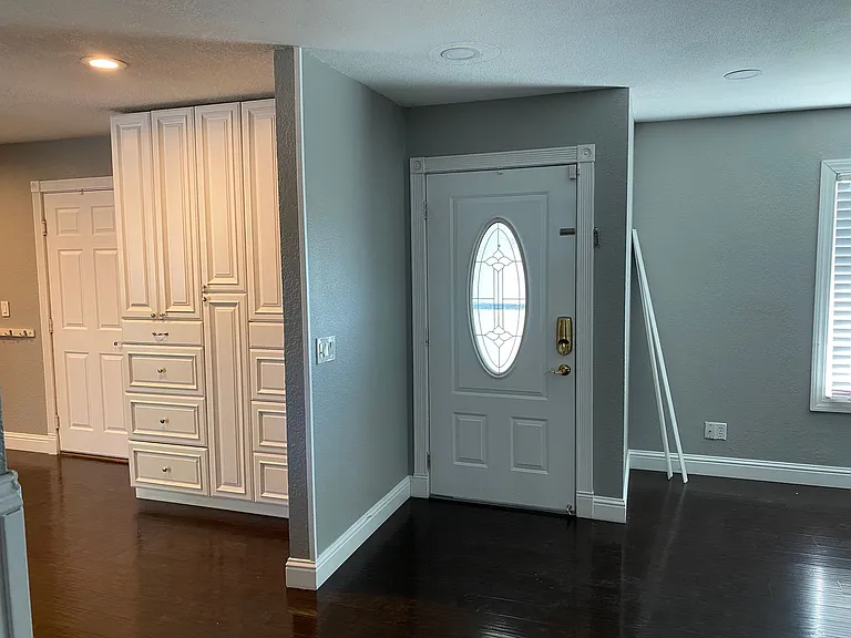 1650 Honeysuckle Rd — Photo 4