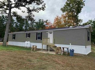 27 Center St, Milton, NH 03851