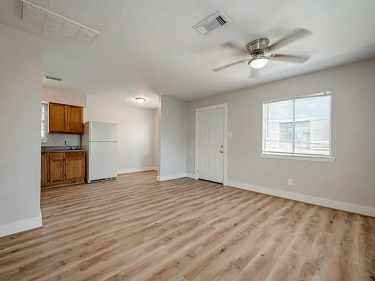 8814 Manus St #5 — Photo 8