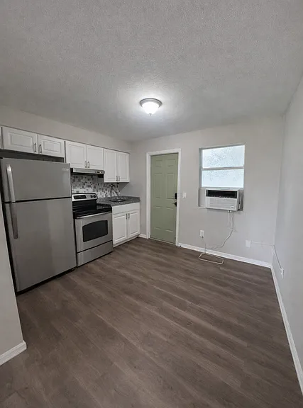 4960 Vincennes St #1 — Photo 2