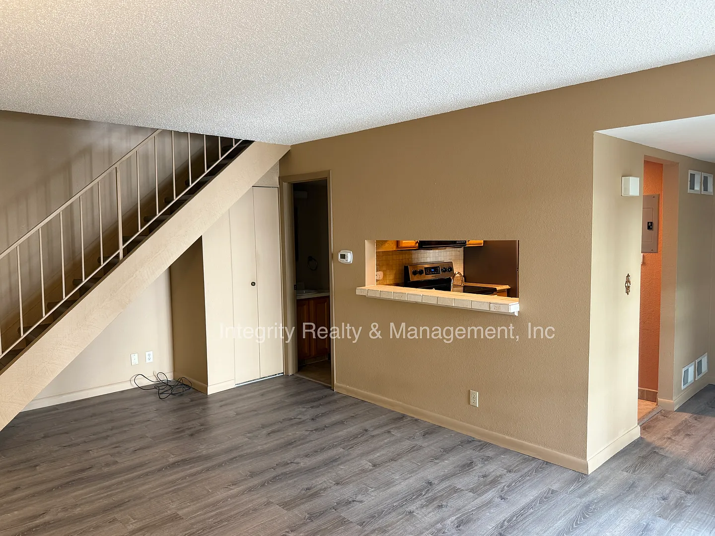 2 Bed/1.5 Bath, 968 sqft - 10001 E Evans Ave Unit 50C — Photo 2