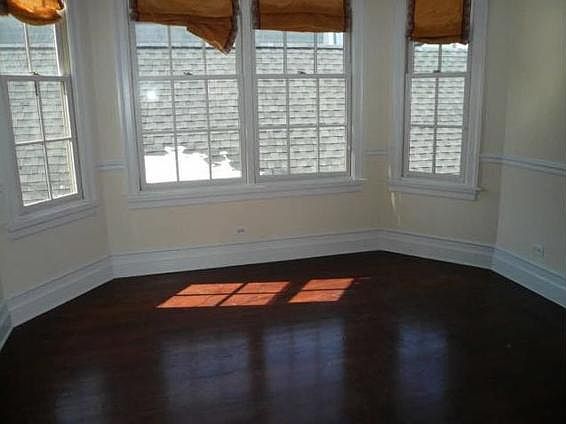 2nd image of 1140 W Wrightwood Ave #Penthouse