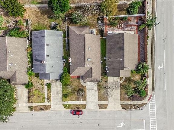 2nd image of 1489 Hyde Park Dr
