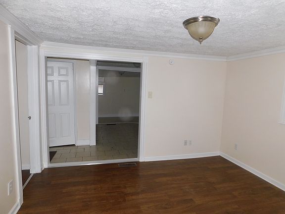 3rd image of 3015 Sunset Ave