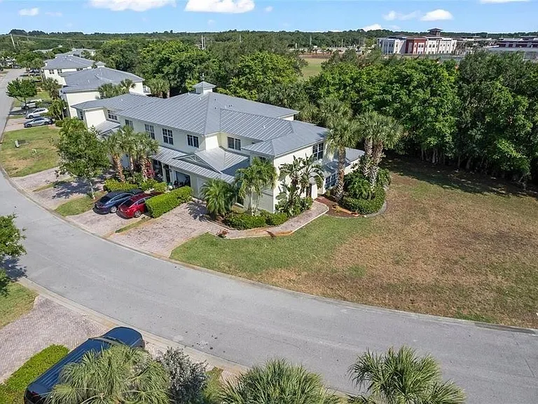 2601 Creekside Dr — Photo 17