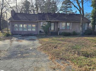 4 Cardinal Dr, Taylors, SC 29687