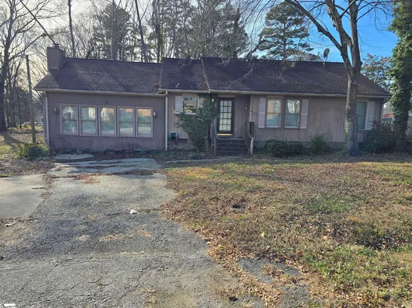 4 Cardinal Dr, Taylors, SC 29687