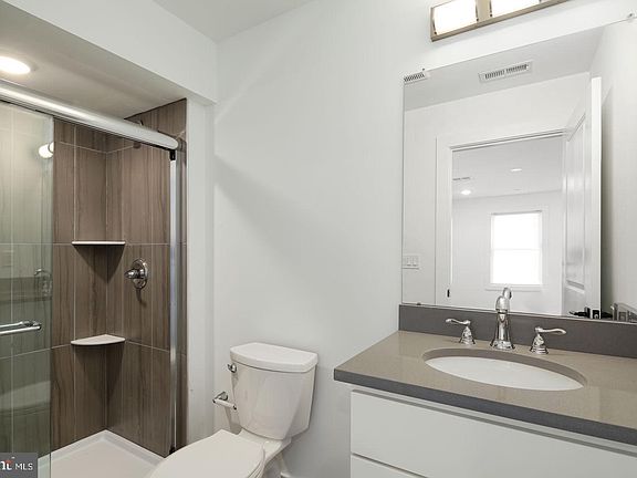 2nd image of 3501 Haverford Ave APT 3
