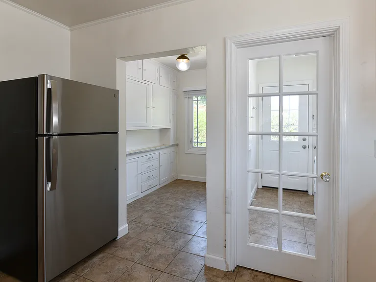 619 Seymour St — Photo 16