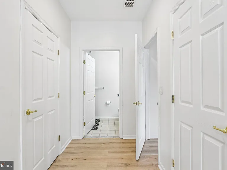 121 Kyle Way — Photo 22
