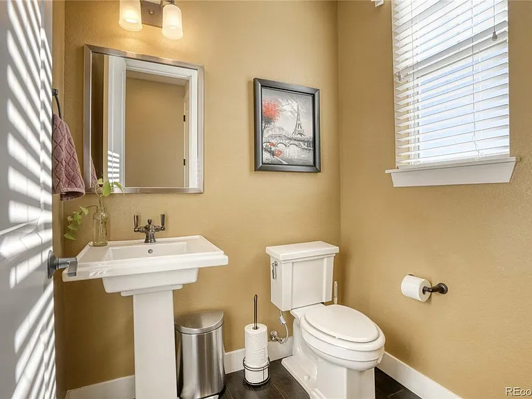 13700 Raritan Dr — Photo 16