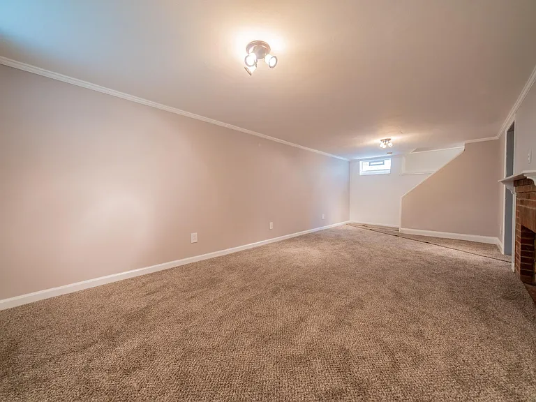 1200 Brentwood Rd — Photo 30