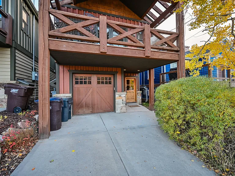 1019 Norfolk Ave — Photo 32