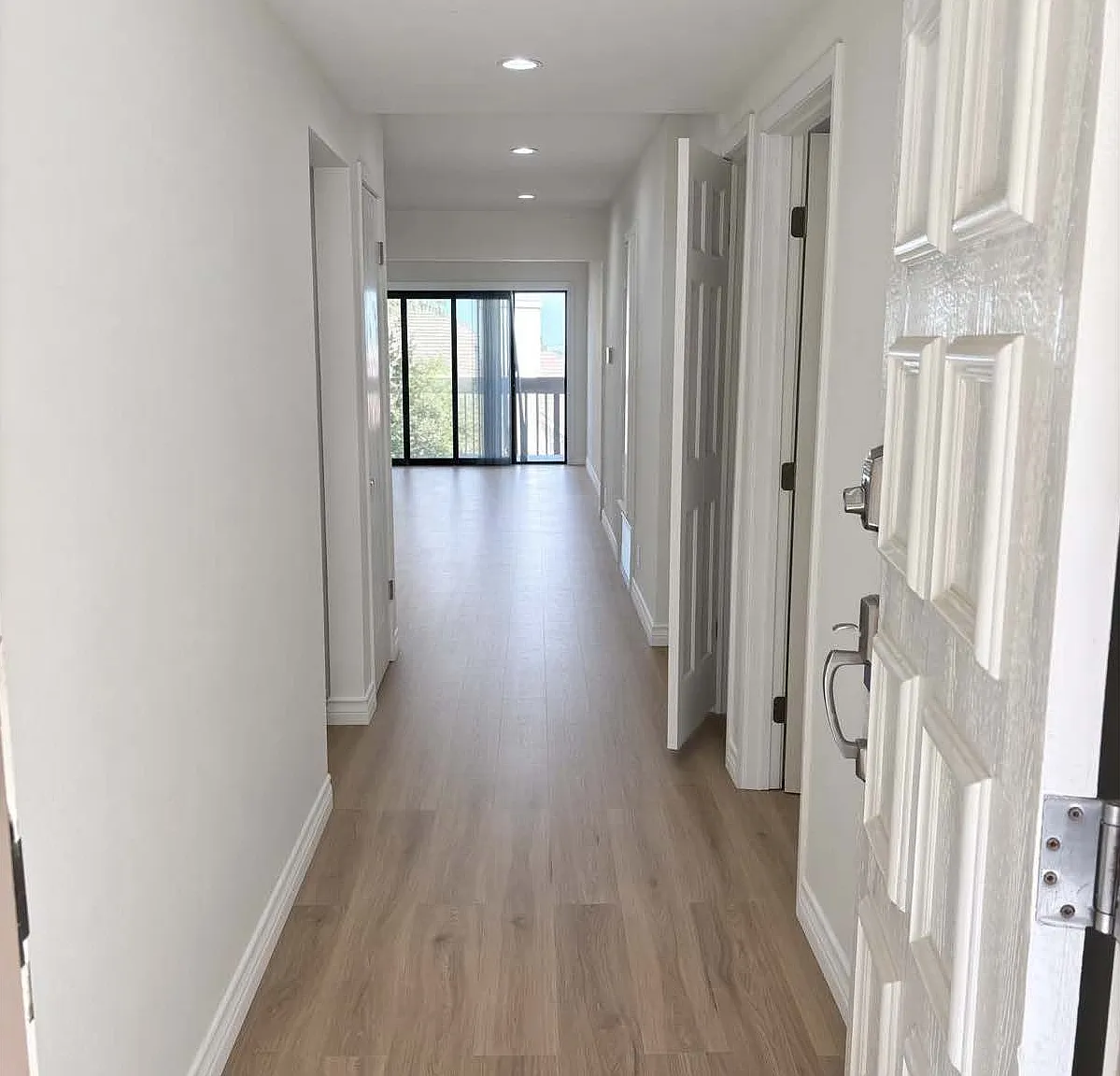 2 bed, 1200 sqft, $3,700 — Photo 2