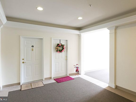 3rd image of 502H Lloyd Pl #8