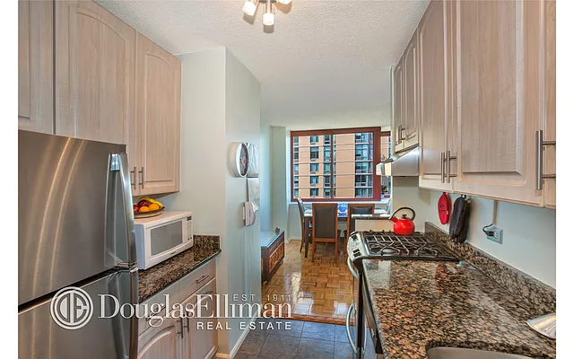 Sold by Douglas Elliman | media 28