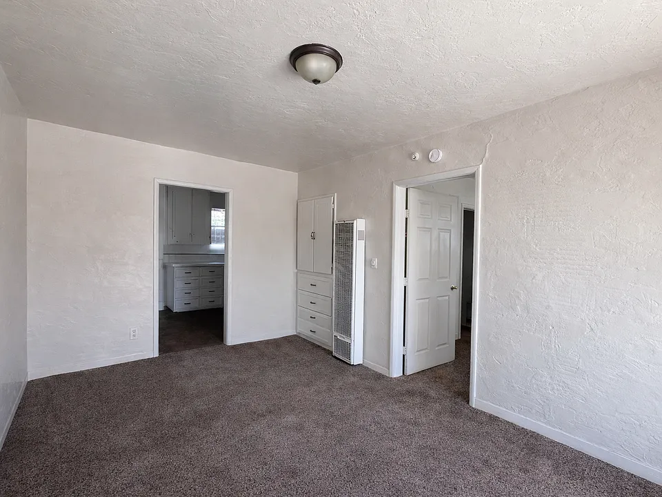 1112 Barberry Ln