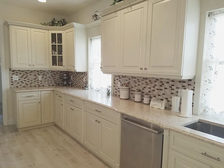 12 Cindy Ct — Photo 12
