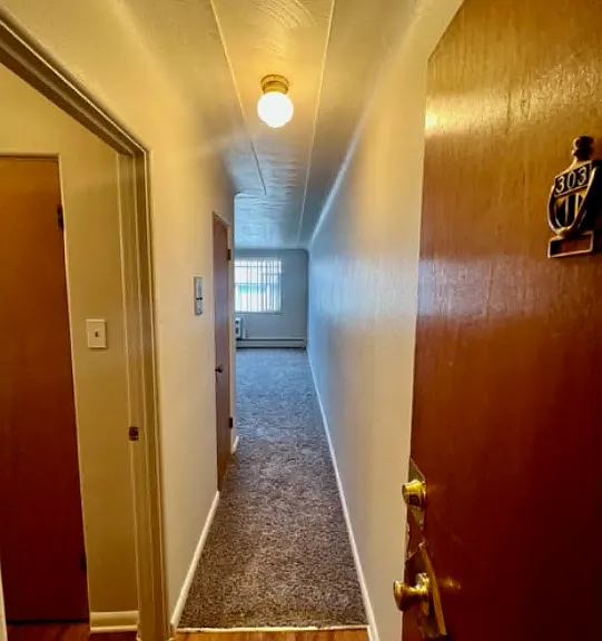 Karen Jean Apartments — Photo 2