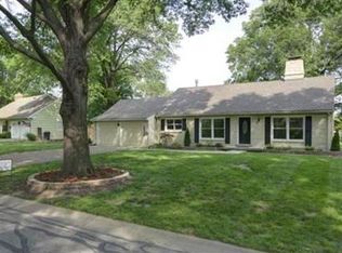 3800 W 83rd Ter, Prairie Village, KS 66206