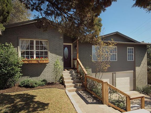 2nd image of 3904 Glengarry Dr