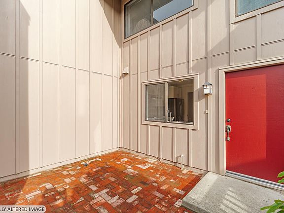 4th image of 19 Burdell Court