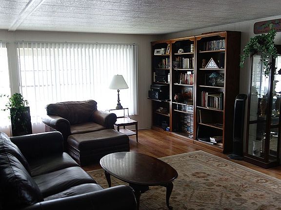 3rd image of 13153 Orange Ave