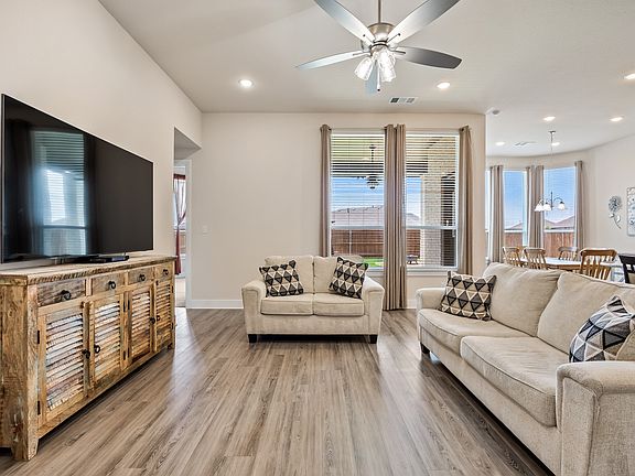 3rd image of 4020 Grotto Dr