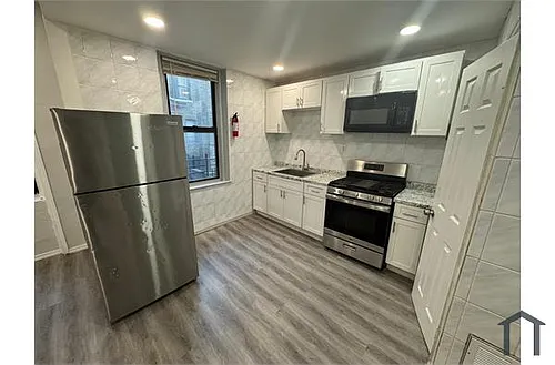53 Milford Ave Photo 1