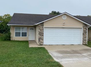 604 Elliott Ln, Knob Noster, MO 65336
