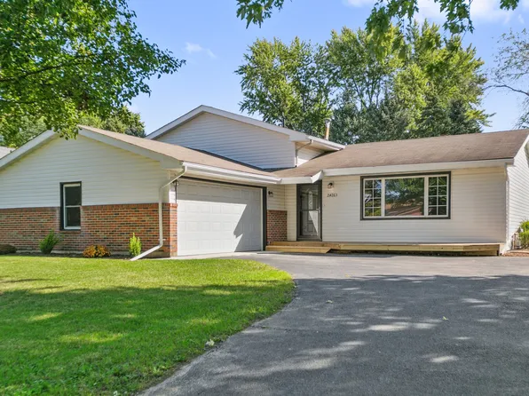 24263 S Edwin Dr, Channahon, IL 60410